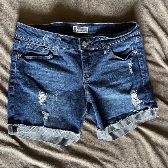 Soundgirl Pants - 4 for 16$ Soundgirl Ripped Blue Jean Shorts